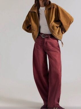Free People good luck Barrel Jeans “wash on Jean” maroon color, size 28